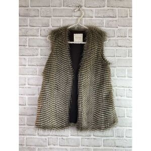 Altar'd State Sz XS Brown Beige
Striped Faux Fur Woodland Open Vest